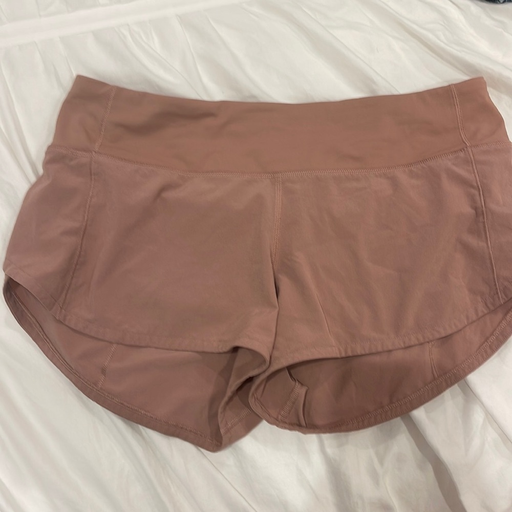 Lululemon 2.5 inch speed up shorts - color: spiced chai